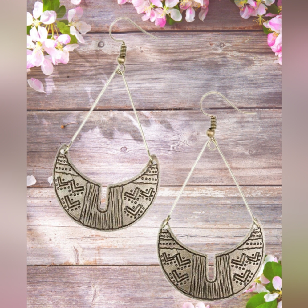 NEW Paparazzi Earring ~ Trading Post Trending - Brass